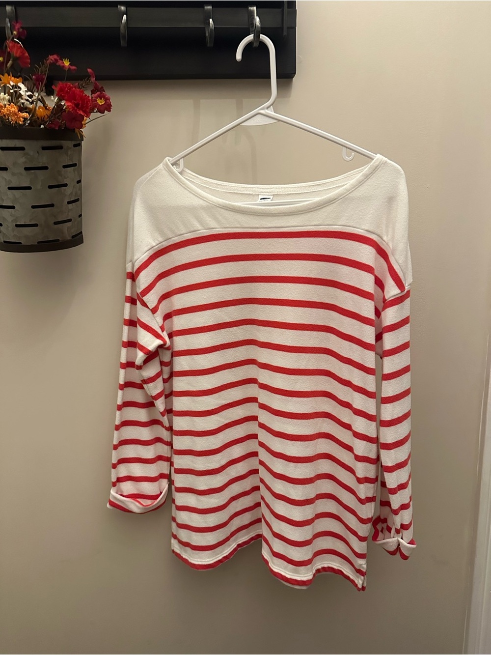 🍎 Old Navy White and Red Striped Long Sleeve Boatneck Top